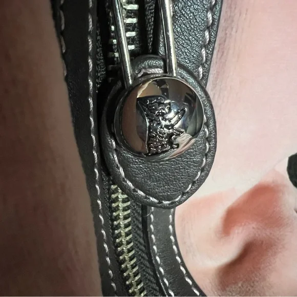 Vintage Y2K Juicy Couture Baby Pink Velour Crown Hobo Shoulder Bag - Picture 9 of 16